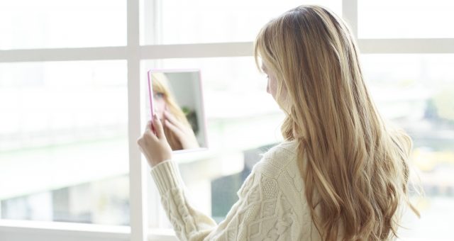 ニキビが気になる女性